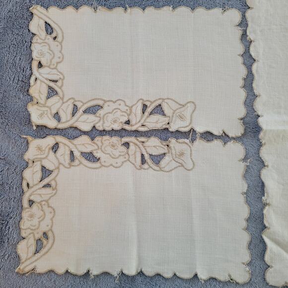 Vintage Madeira-style linen dresser set, 3 piece - Handmade, 1960s, Gray - Picture 2 of 9